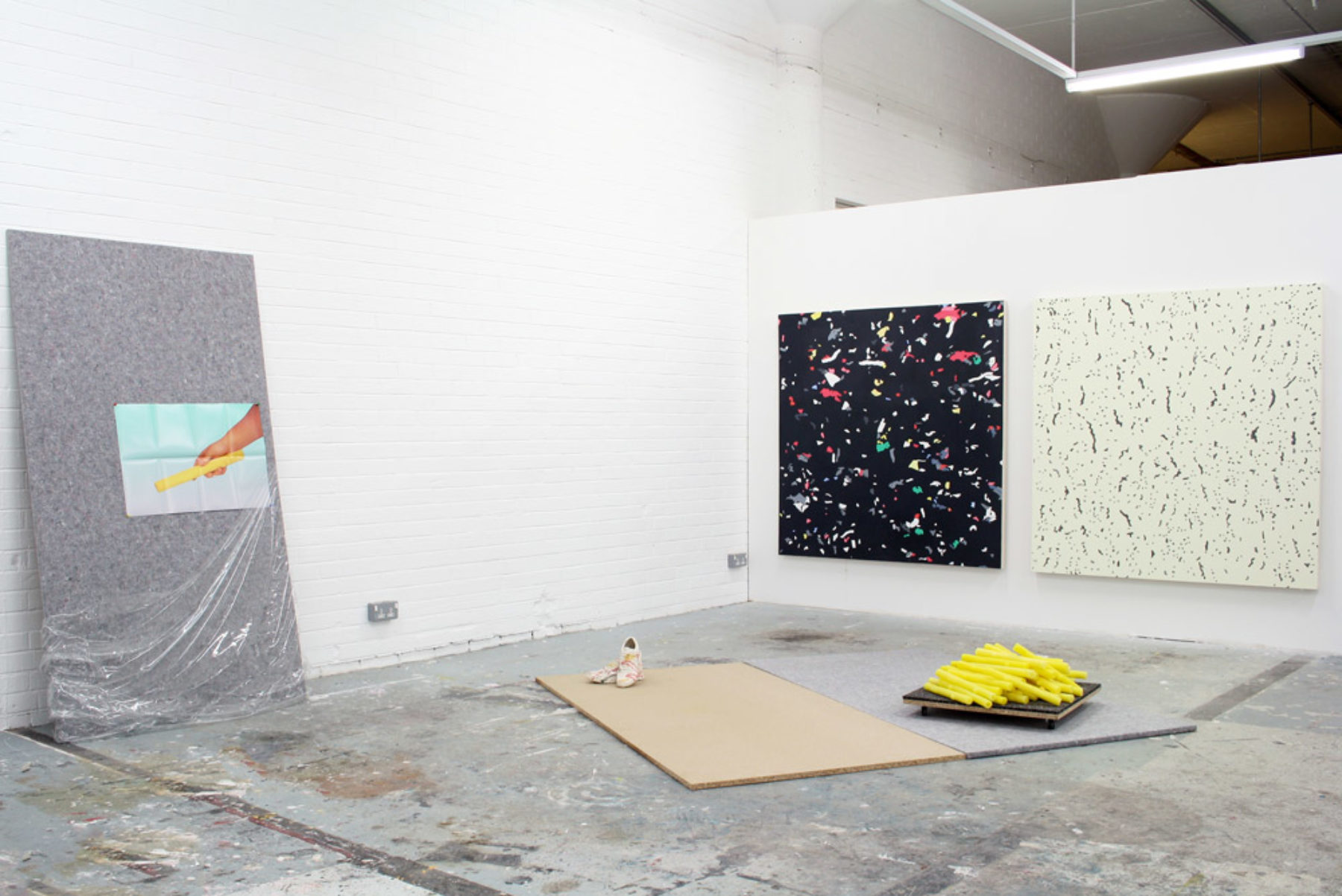 Sebastian Jefford, Potemkin Leisure Village (2012_ installation view